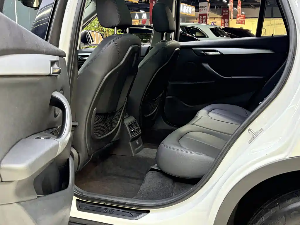 BMW X1 2018 — фото 14