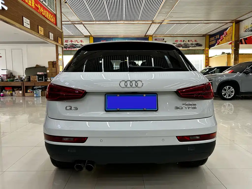 Audi Q3 2018 — фото 11