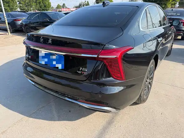 Hongqi H5 2025