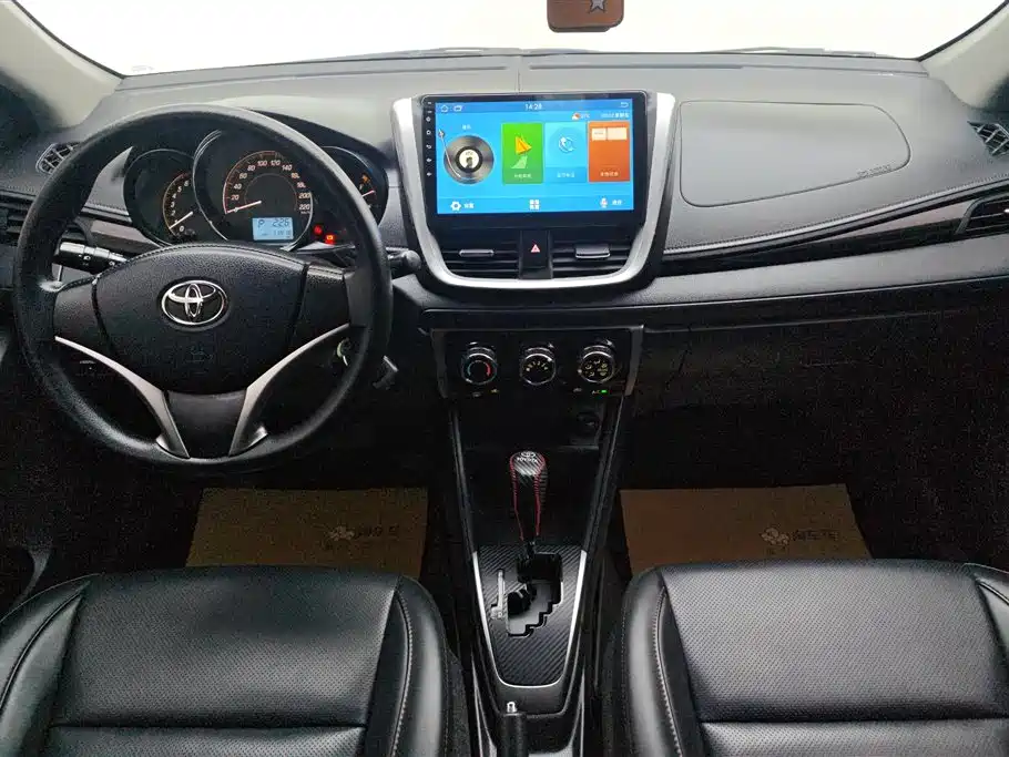 Toyota Yaris L 2021 — фото 12