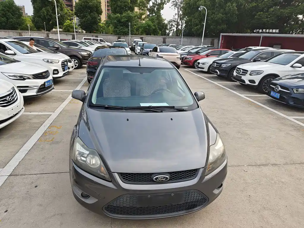 Ford Focus 2013 — фото 15