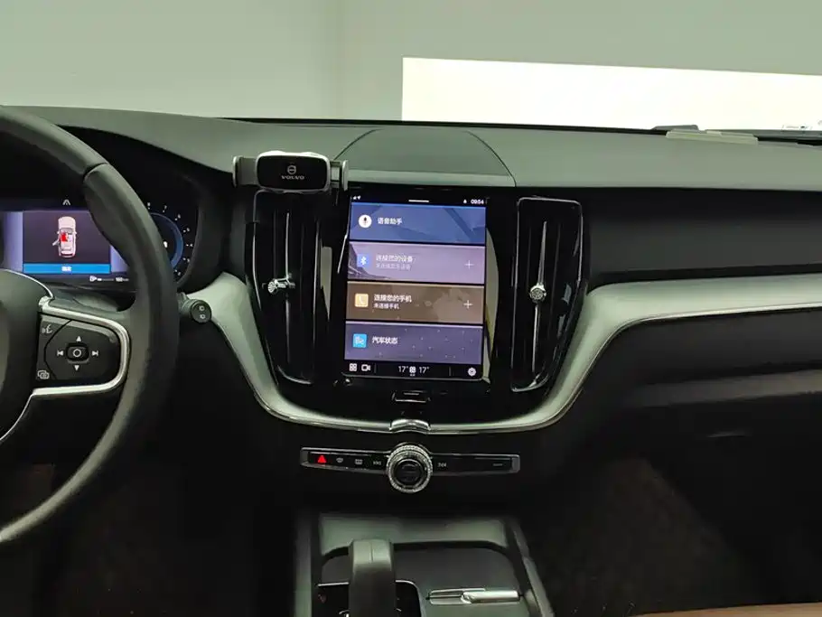 Volvo XC60 2021 — фото 13
