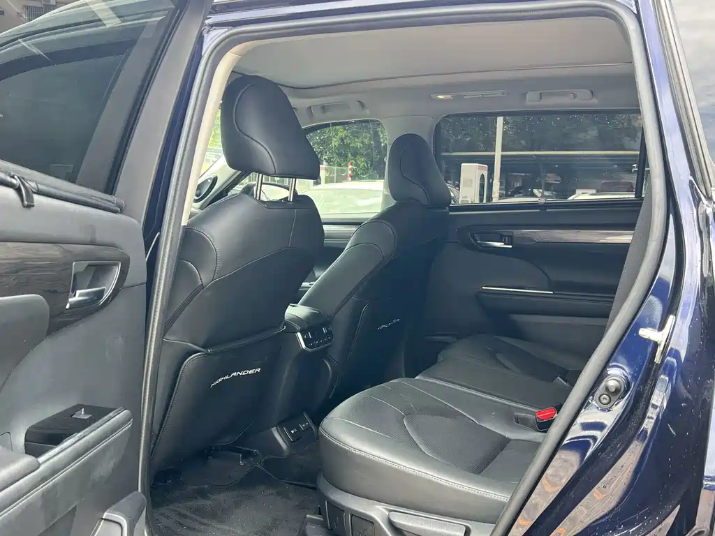 Toyota Highlander 2021 — фото 13