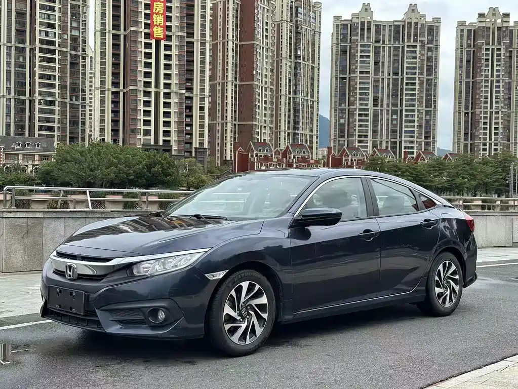Honda Civic 2018 — фото 1