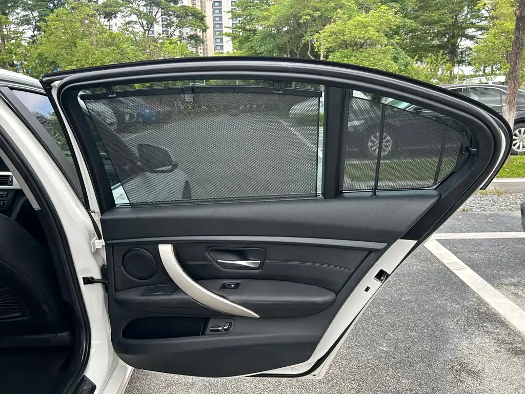 BMW 3 Series 2015 — фото 18
