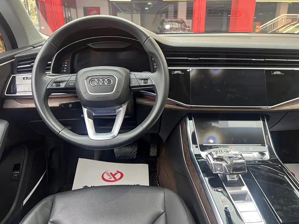 Audi Q7 2023 — фото 11