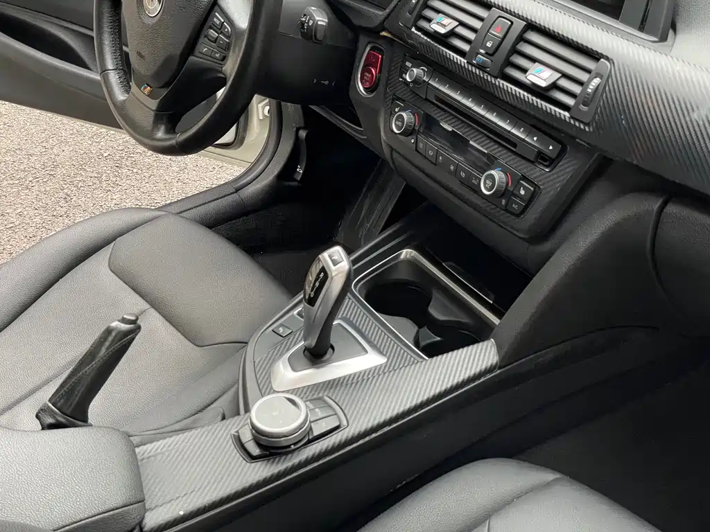BMW 3 Series 2015 — фото 16