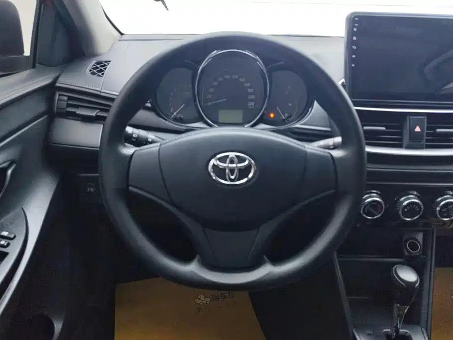 Toyota Yaris L 2020 — фото 15