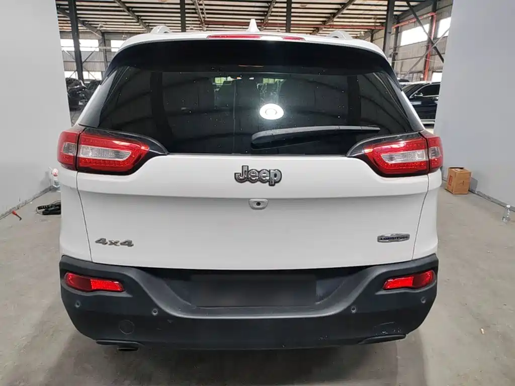 Jeep Cherokee 2014 — фото 6