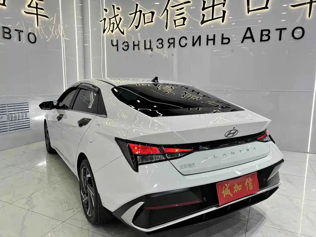 Hyundai Elantra 2024
