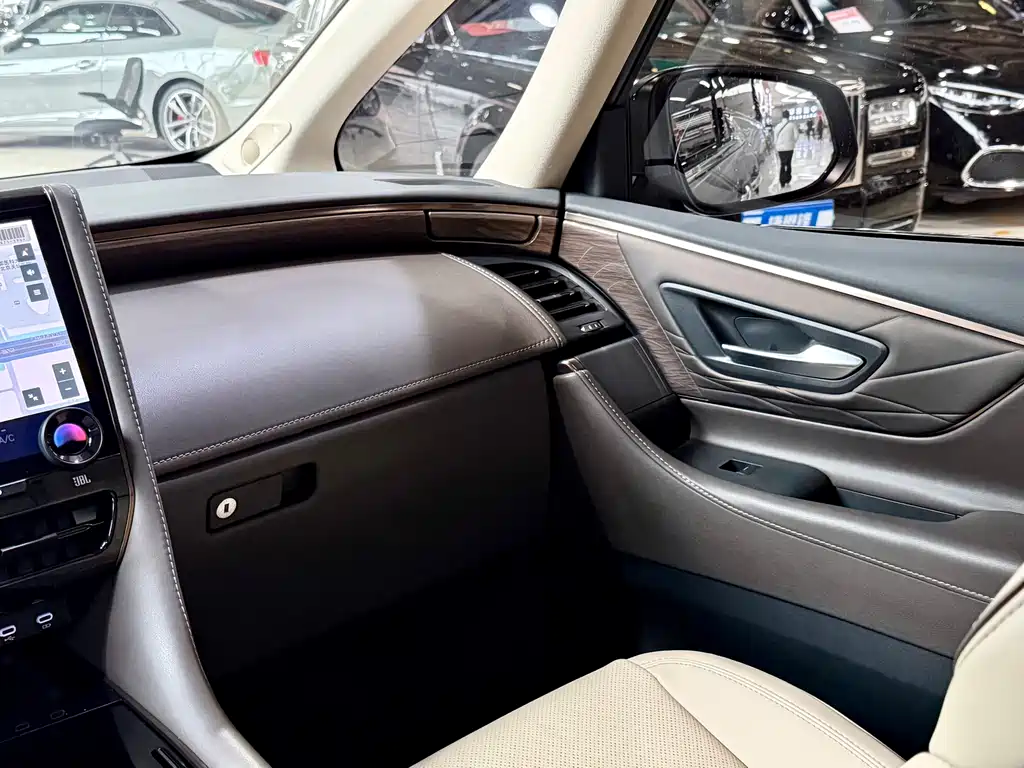 Toyota Alphard 2025 — фото 20