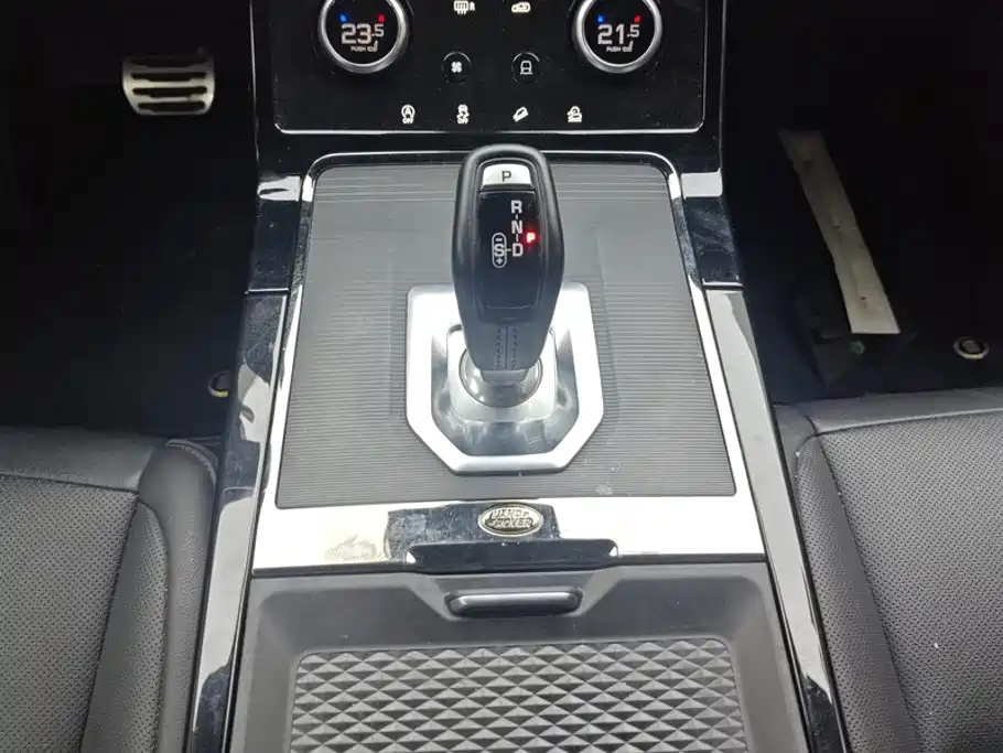 Land Rover Range Rover Evoque 2021 — фото 16