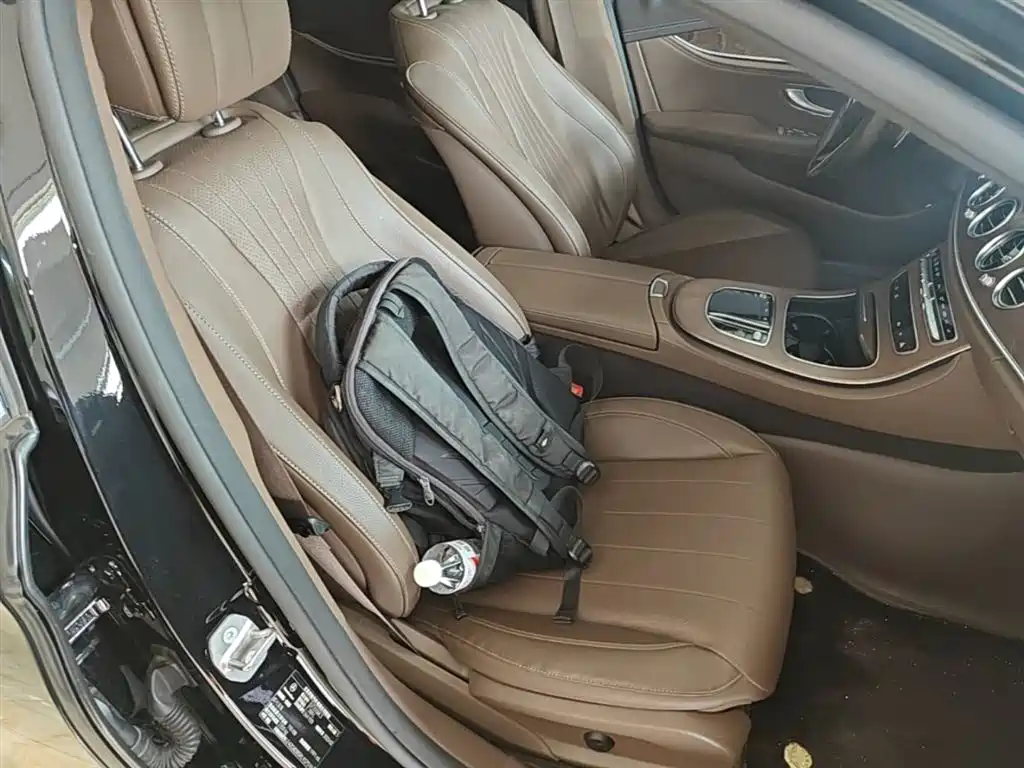 Mercedes-Benz E-Class 2023 — фото 25