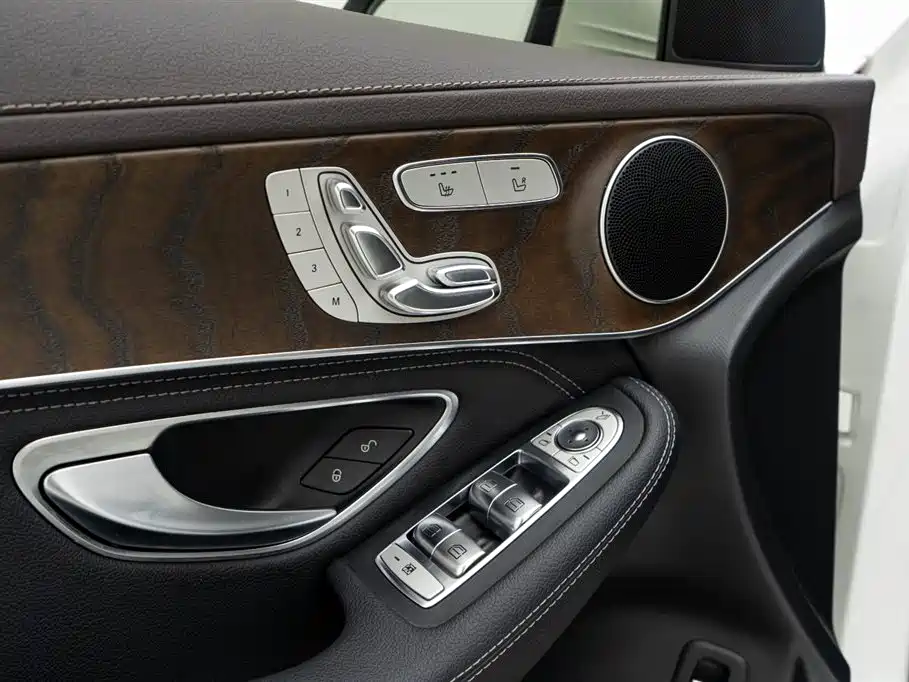 Mercedes-Benz GLC 2020 — фото 17