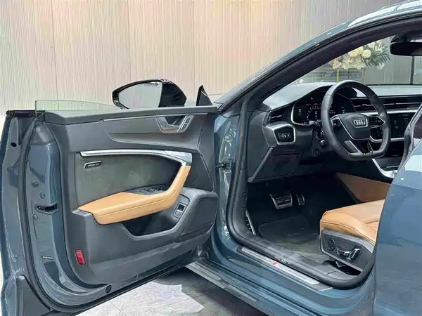 Audi A7L 2023
