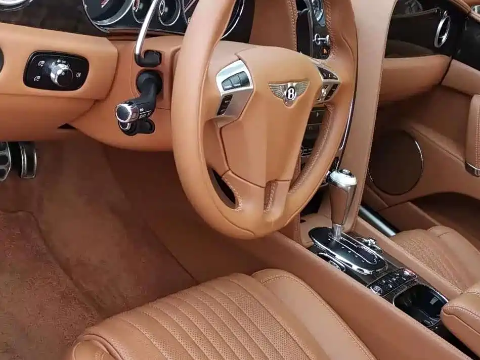 Bentley Flying Spur 2017 — фото 6