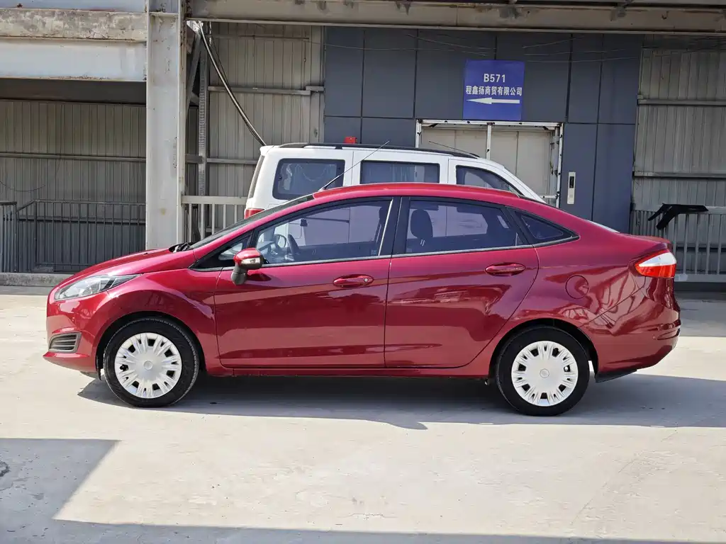 Ford Fiesta 2016 — фото 6