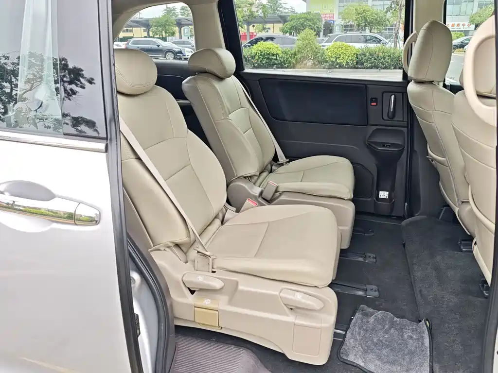 Honda Odyssey 2015 — фото 19