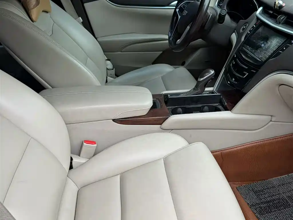 Cadillac XTS 2017 — фото 18