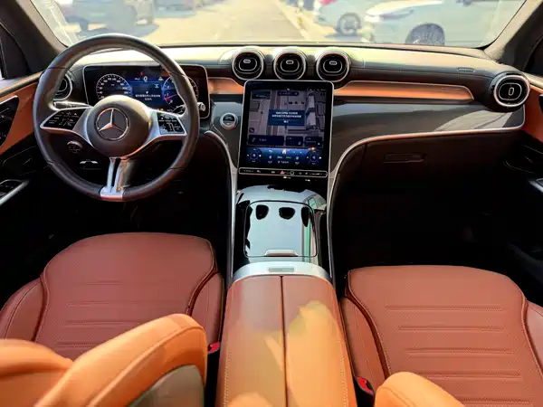 Mercedes-Benz GLC 2025