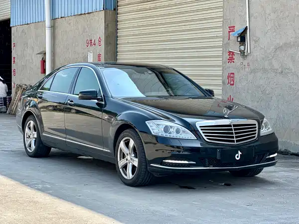 Mercedes-Benz S-Class 2010