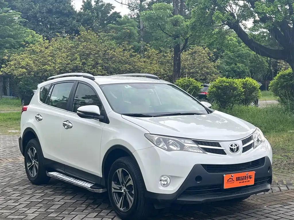 Toyota RAV4 2015 — фото 3