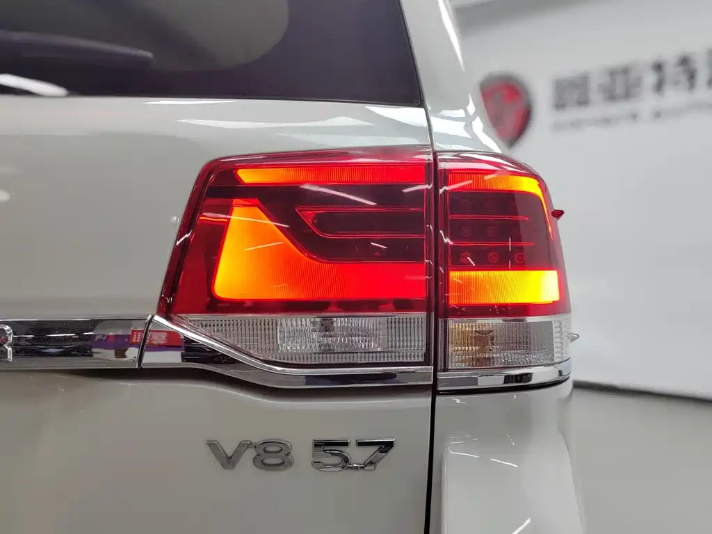 Toyota Land Cruiser 2020 — фото 23