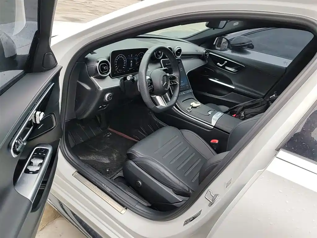 Mercedes-Benz C-Class 2023 — фото 15
