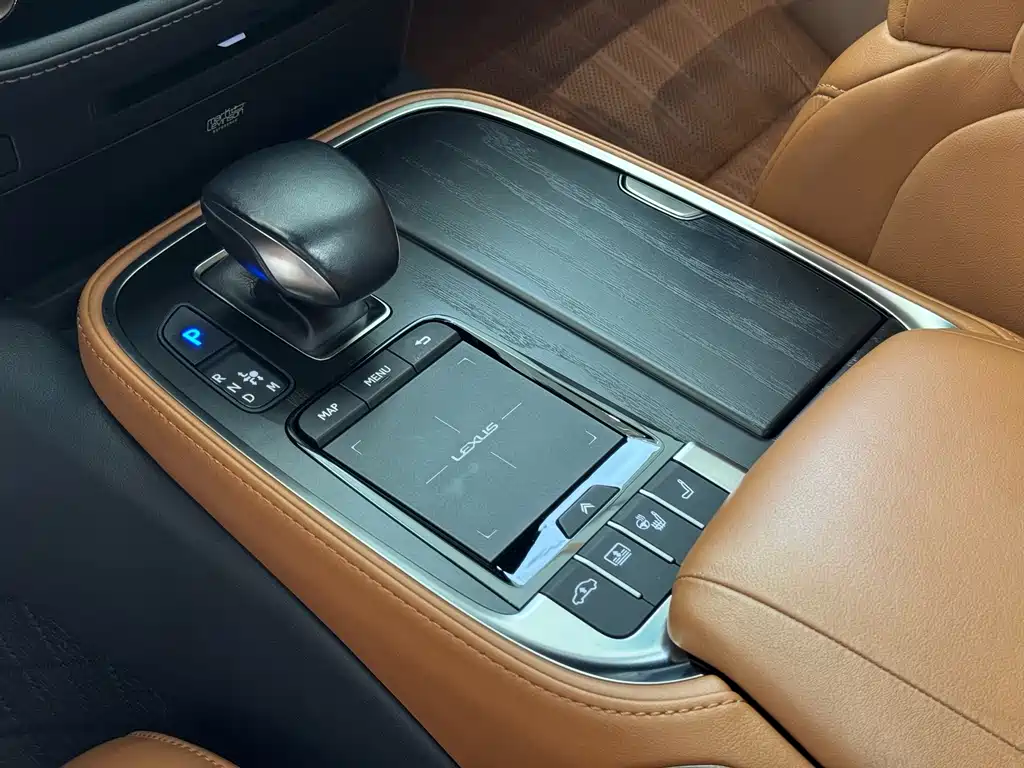 Lexus LS 2021 — фото 13