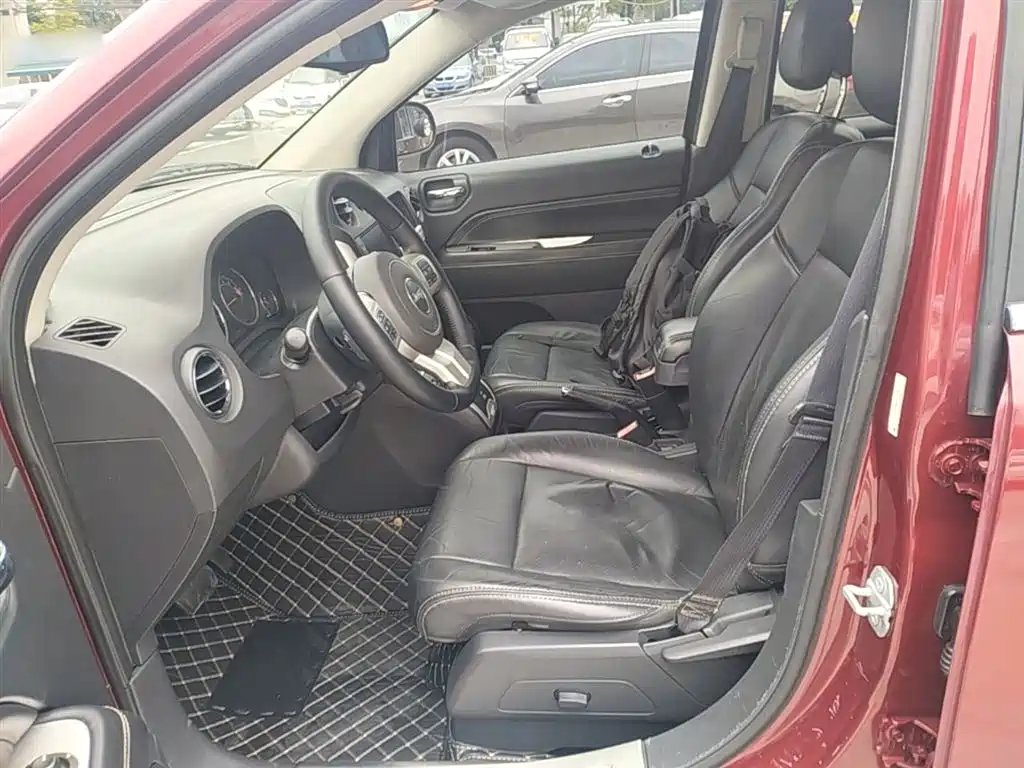 Jeep Compass 2015 — фото 15