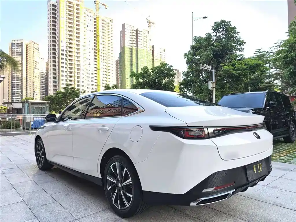 Changan Eado 2025 — фото 12