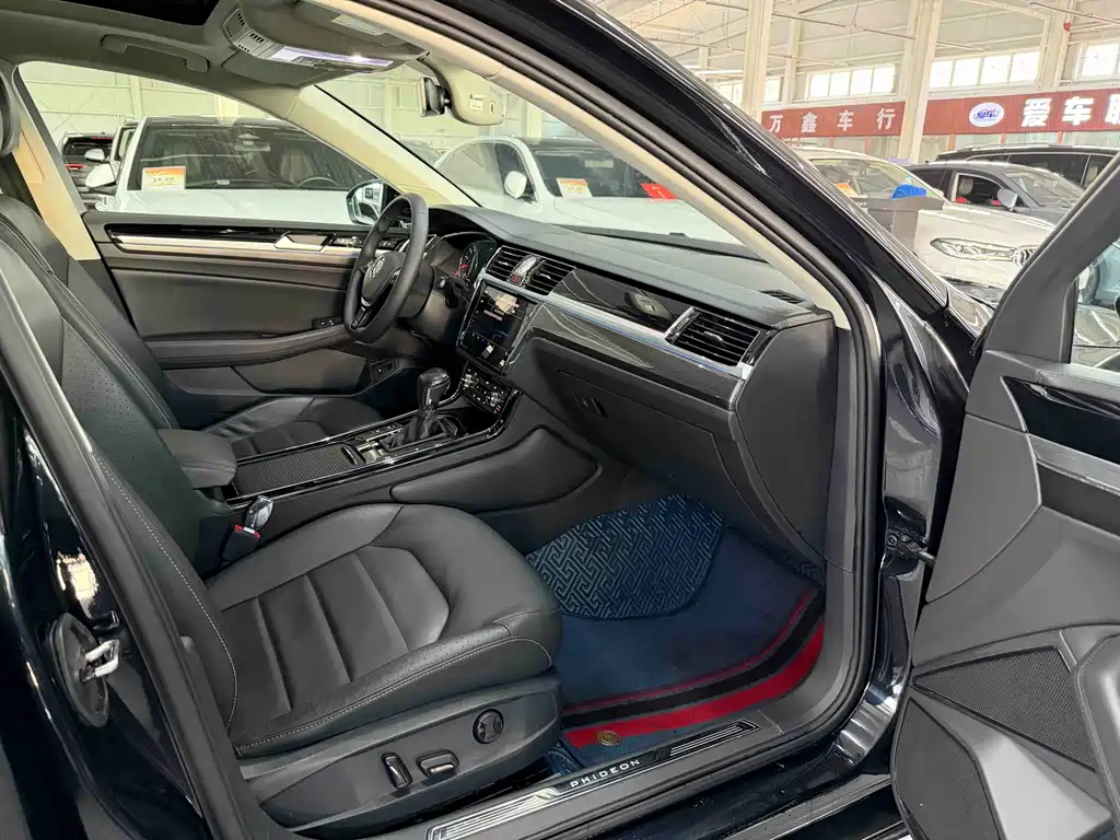 Volkswagen Phideon 2020 — фото 18