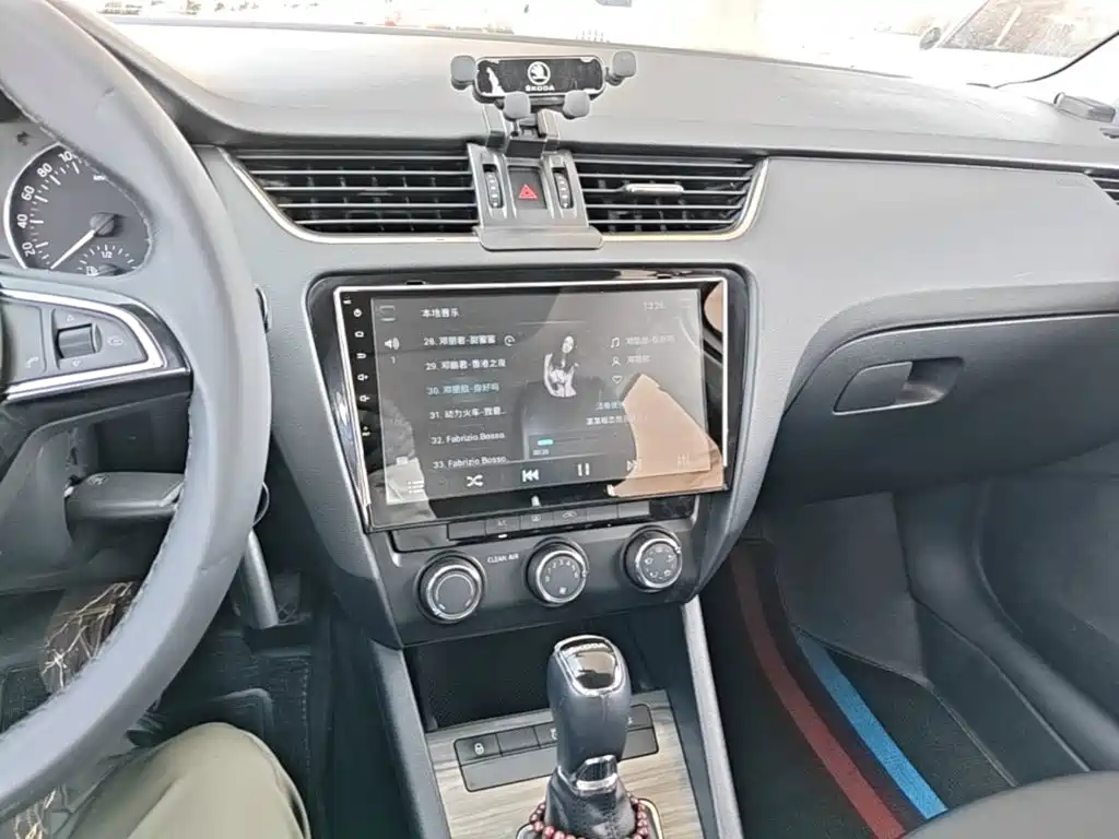 Skoda Octavia 2016 — фото 13