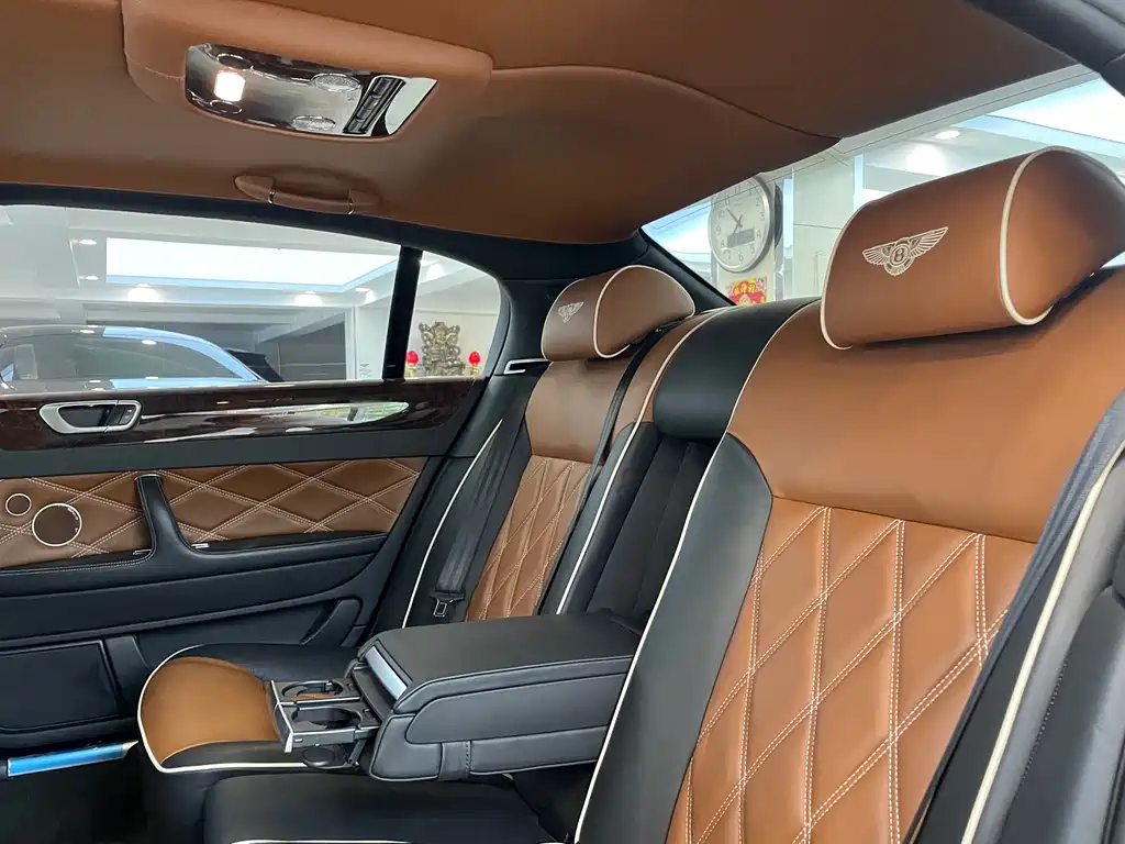 Bentley Flying Spur 2012 — фото 14