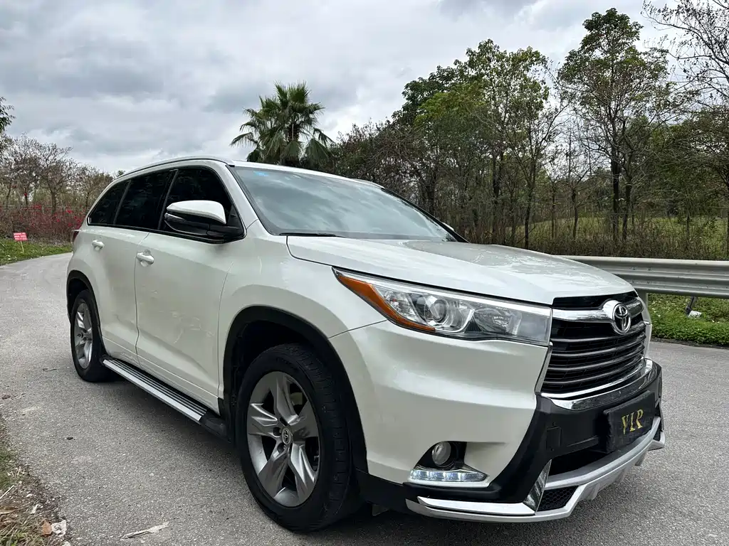 Toyota Highlander 2017 — фото 3