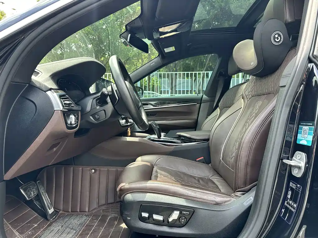 BMW 6 Series GT 2020 — фото 19