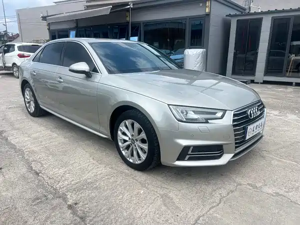 Audi A4L 2019