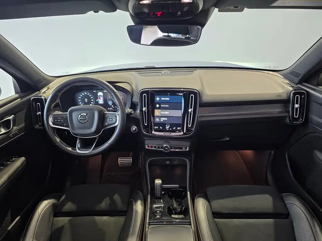 Volvo XC40 2020 — фото 10