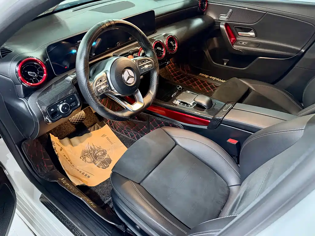 Mercedes-Benz A-Class 2019 — фото 13