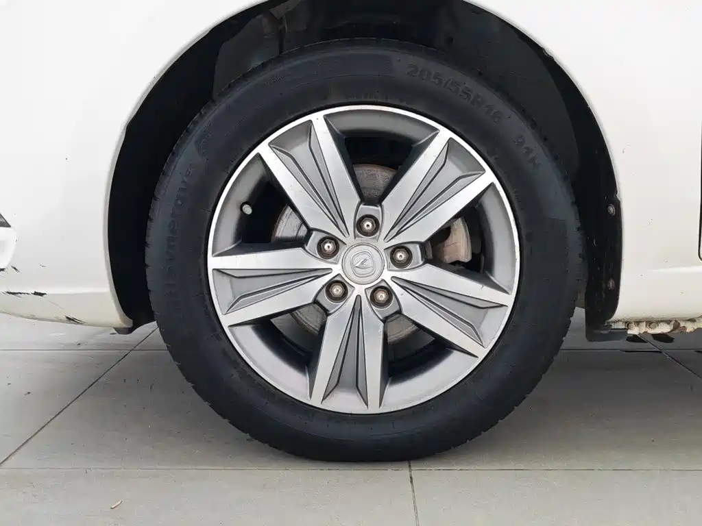 Changan Eado 2015 — фото 17