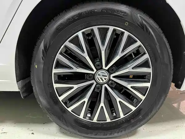 Volkswagen Sagitar 2020