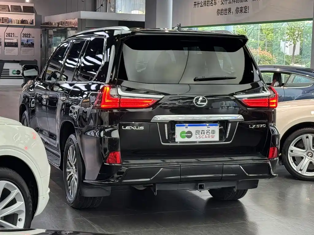 Lexus LX 2019 — фото 4
