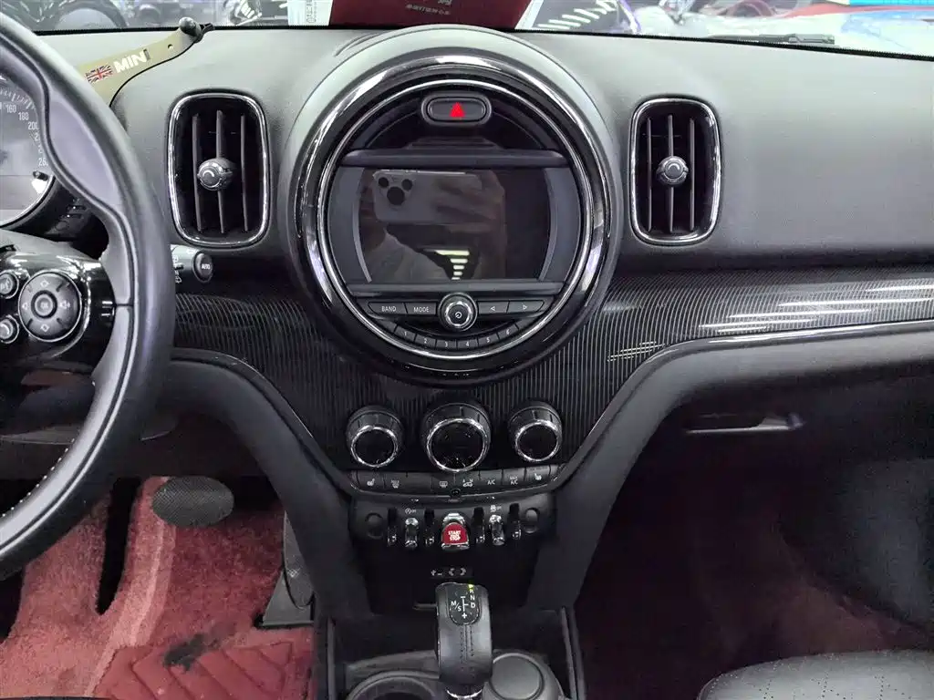 MINI Countryman 2017 — фото 13