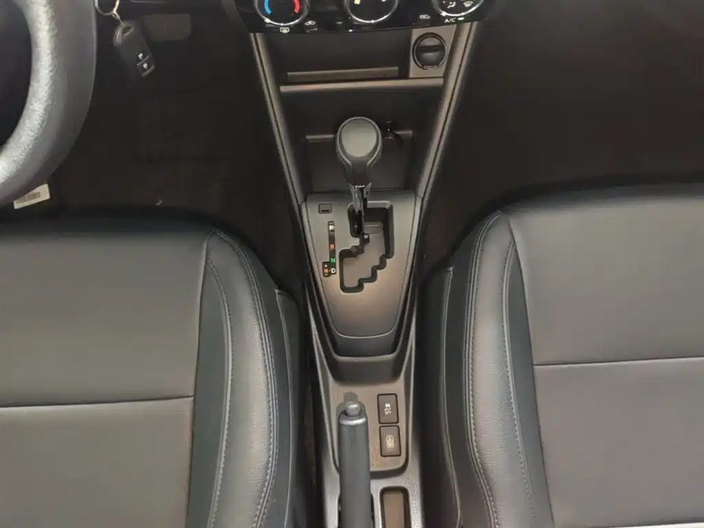 Toyota Yaris L 2019 — фото 14