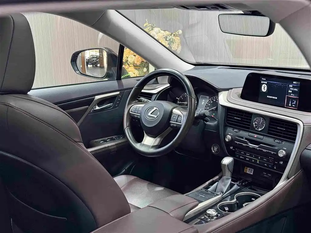 Lexus RX 2022