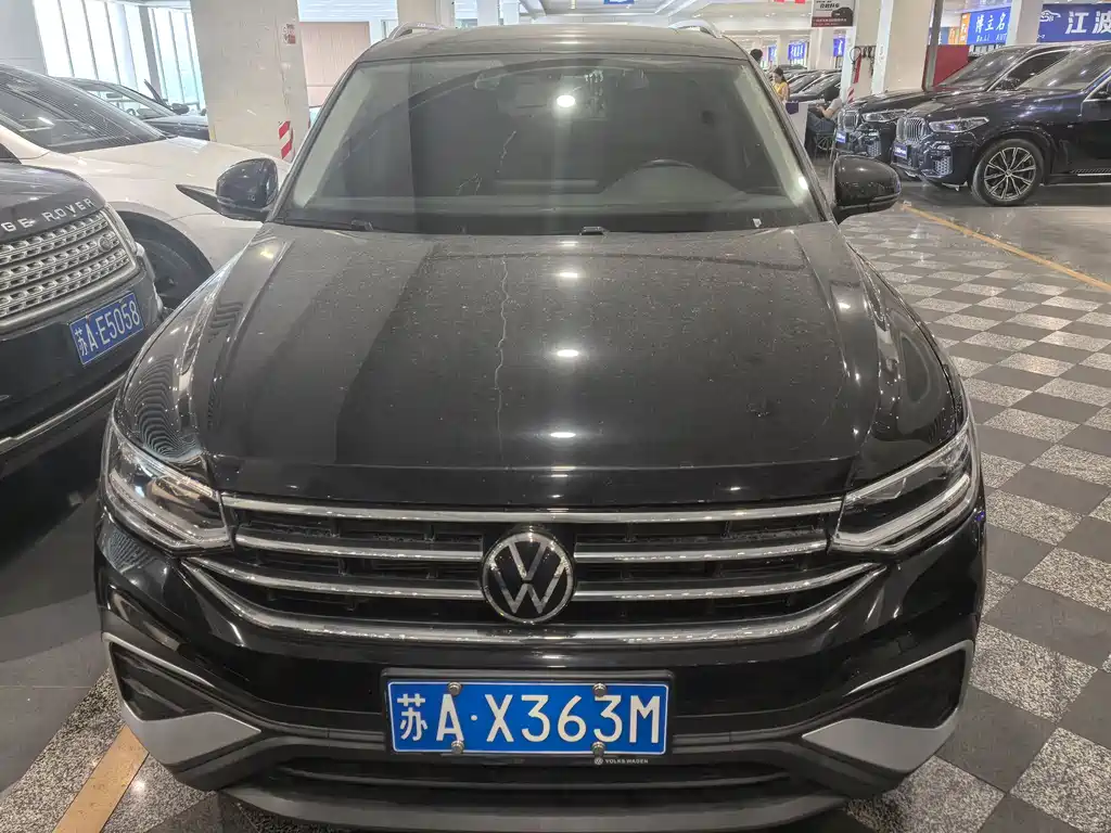 Volkswagen Tiguan L 2021 — фото 1