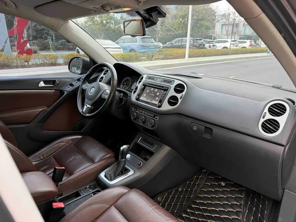 Volkswagen Tiguan 2016 — фото 11