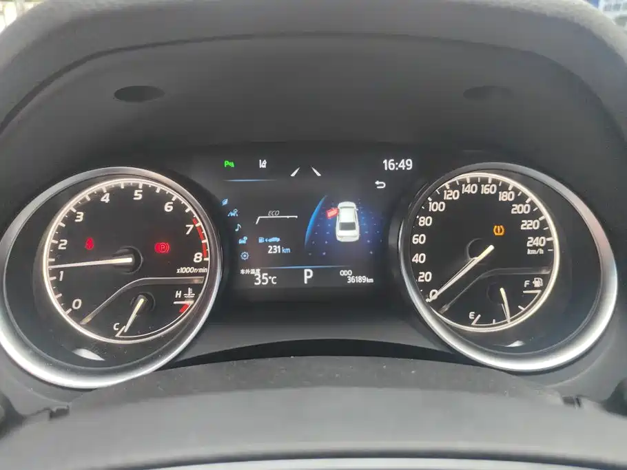 Toyota Camry 2023 — фото 13