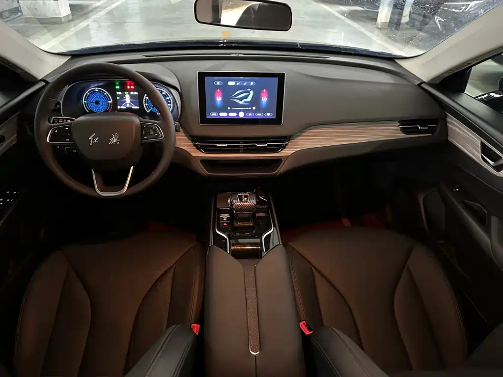 Hongqi E-QM5 2023 — фото 17