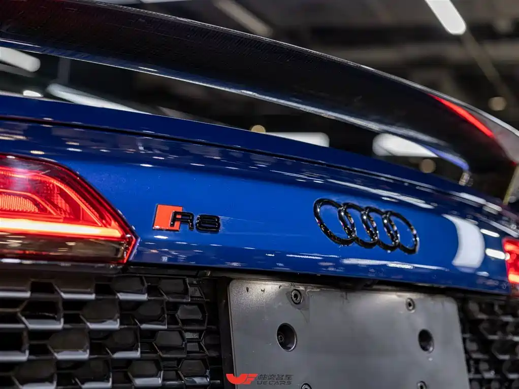 Audi R8 2023 — фото 10